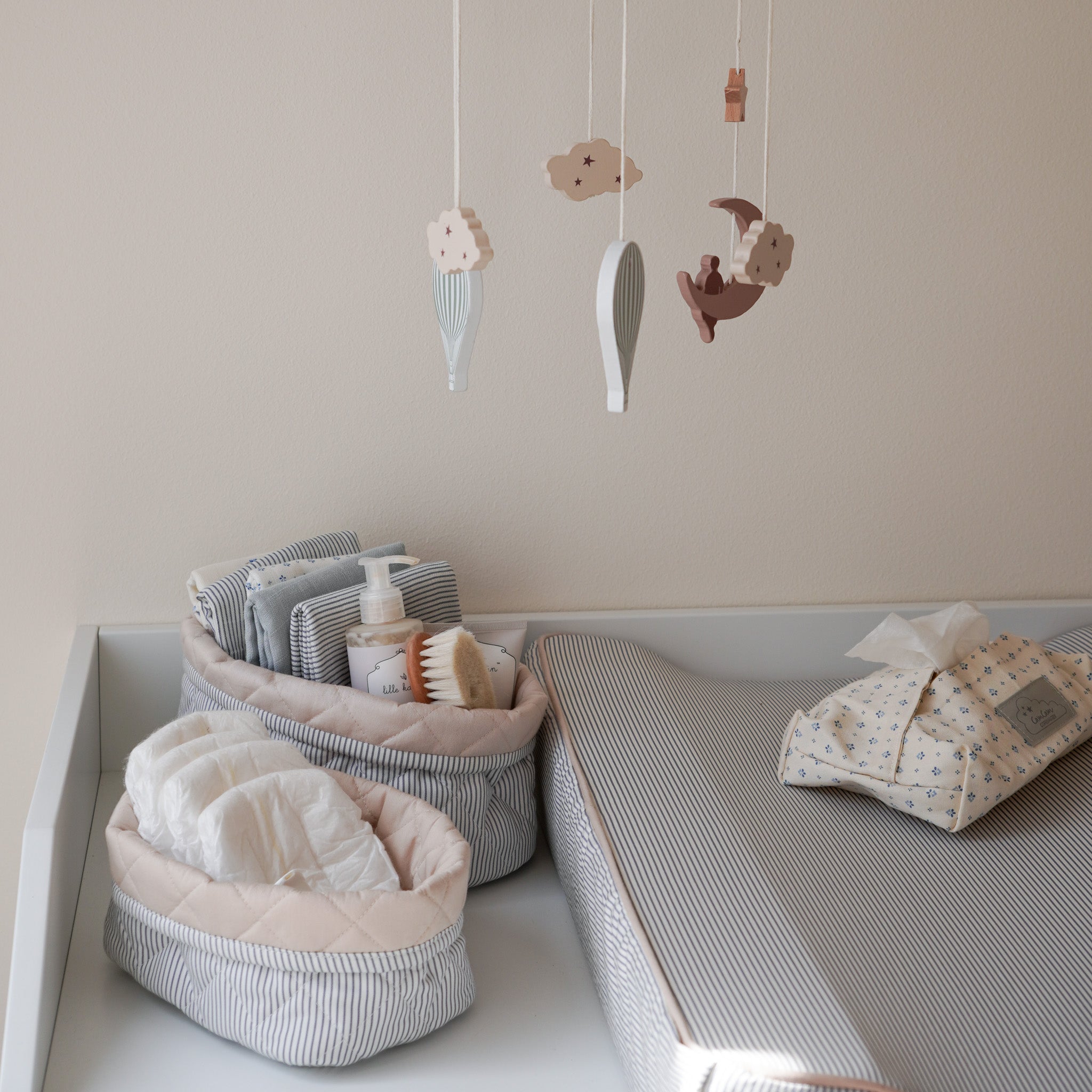 Mobile aus Holz fürs Babybett - Dreamland