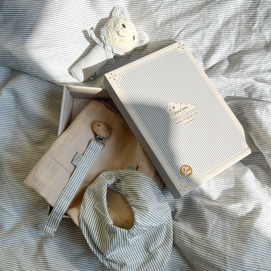 Baby Essentials Geschenkbox - Classic Stripes Blue