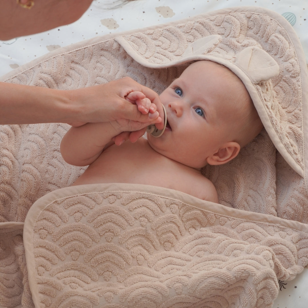 Kapuzenhandtuch mit Öhrchen, Baby - GOTS Mandel