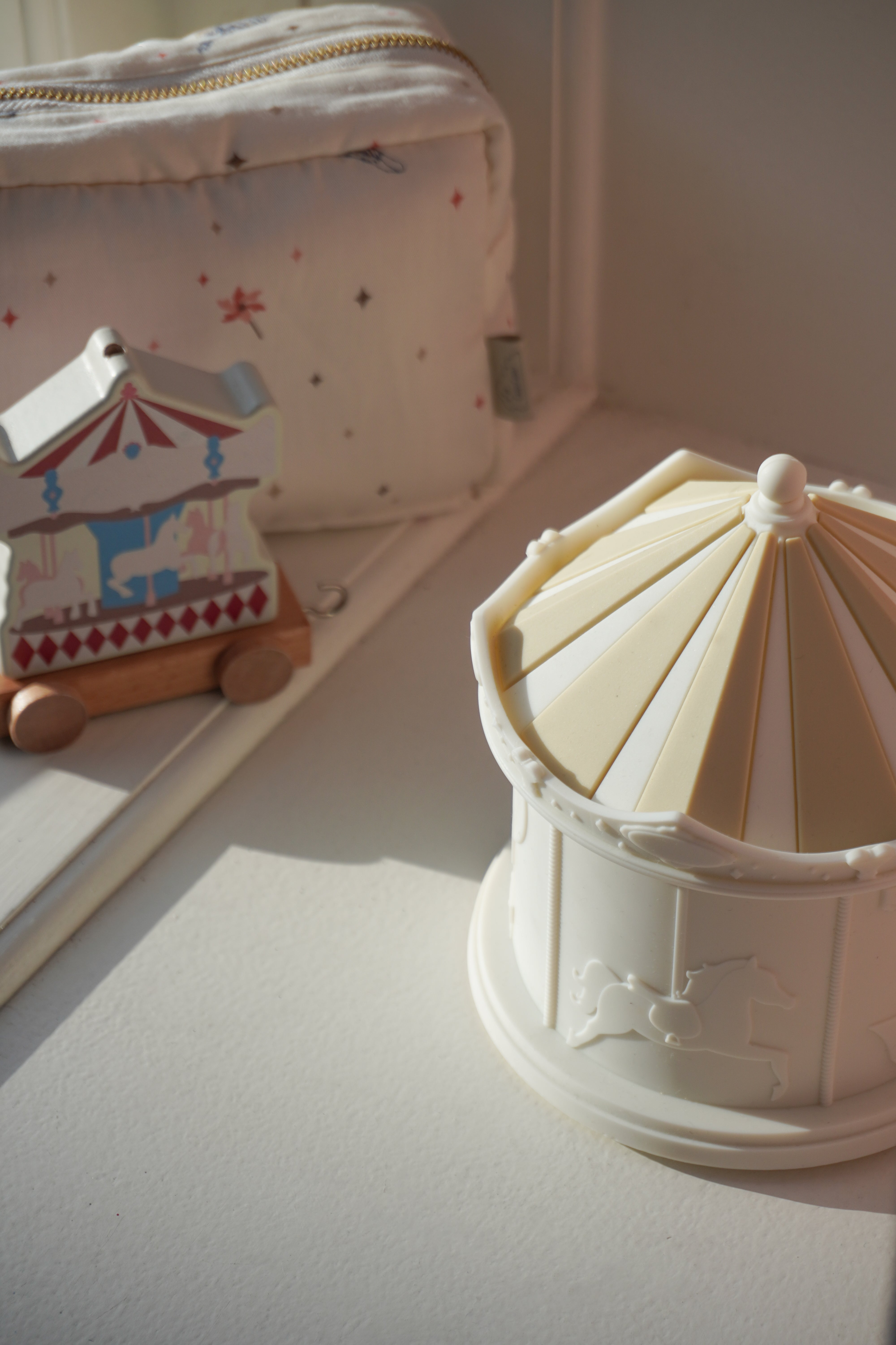 Carousel Night Light, Off-White