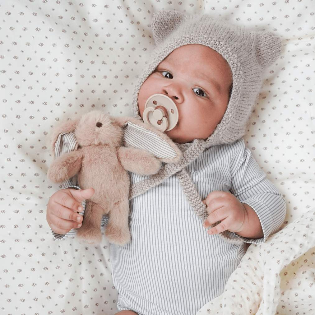 Elva Kuscheltier Hase kleine - Latte/Classic Stripes Camel
